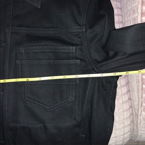 GIVENCHY - Picture 12 of 16